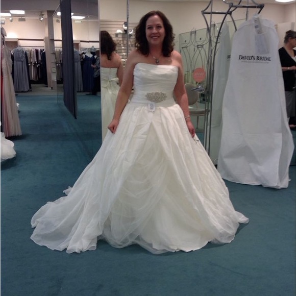 Used wedding dress from 2015. Still in good condition. Only wore once. - Picture 1 of 3